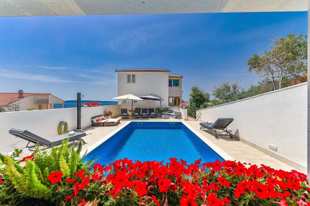 Apartments Villa Nea Leona 特罗吉尔 外观 照片
