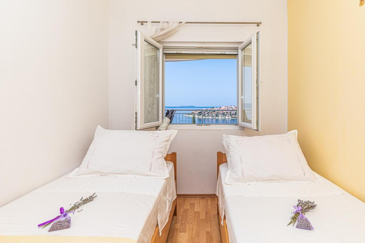 Apartments Villa Nea Leona 特罗吉尔 外观 照片