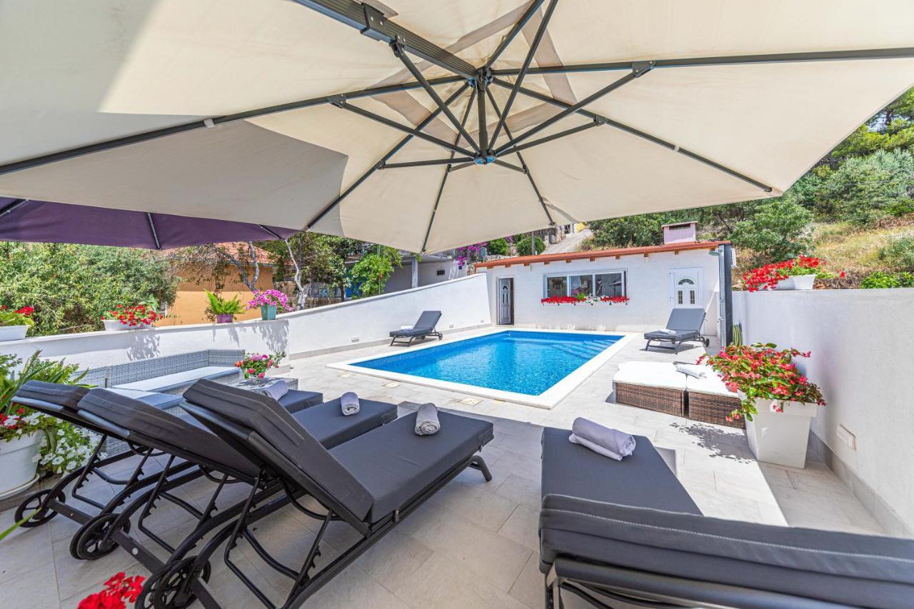 Apartments Villa Nea Leona 特罗吉尔 外观 照片