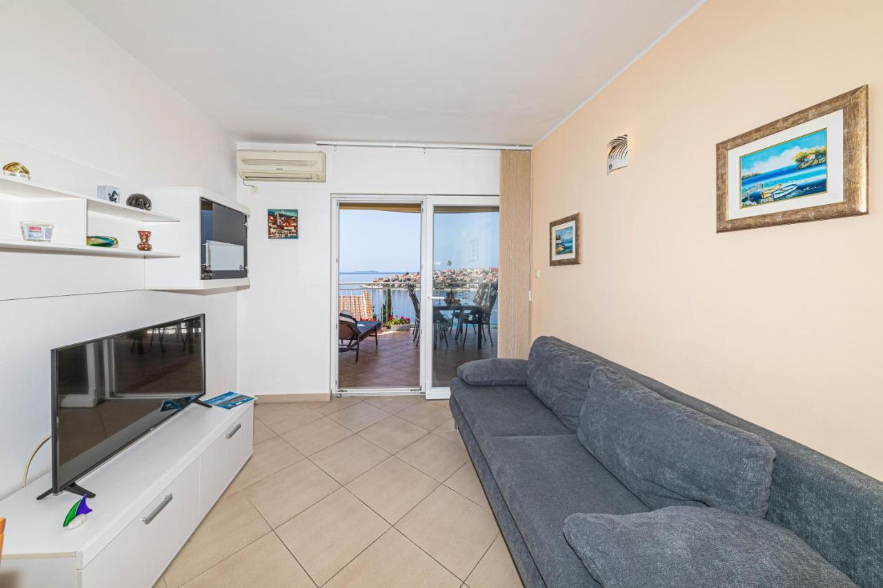 Apartments Villa Nea Leona 特罗吉尔 外观 照片