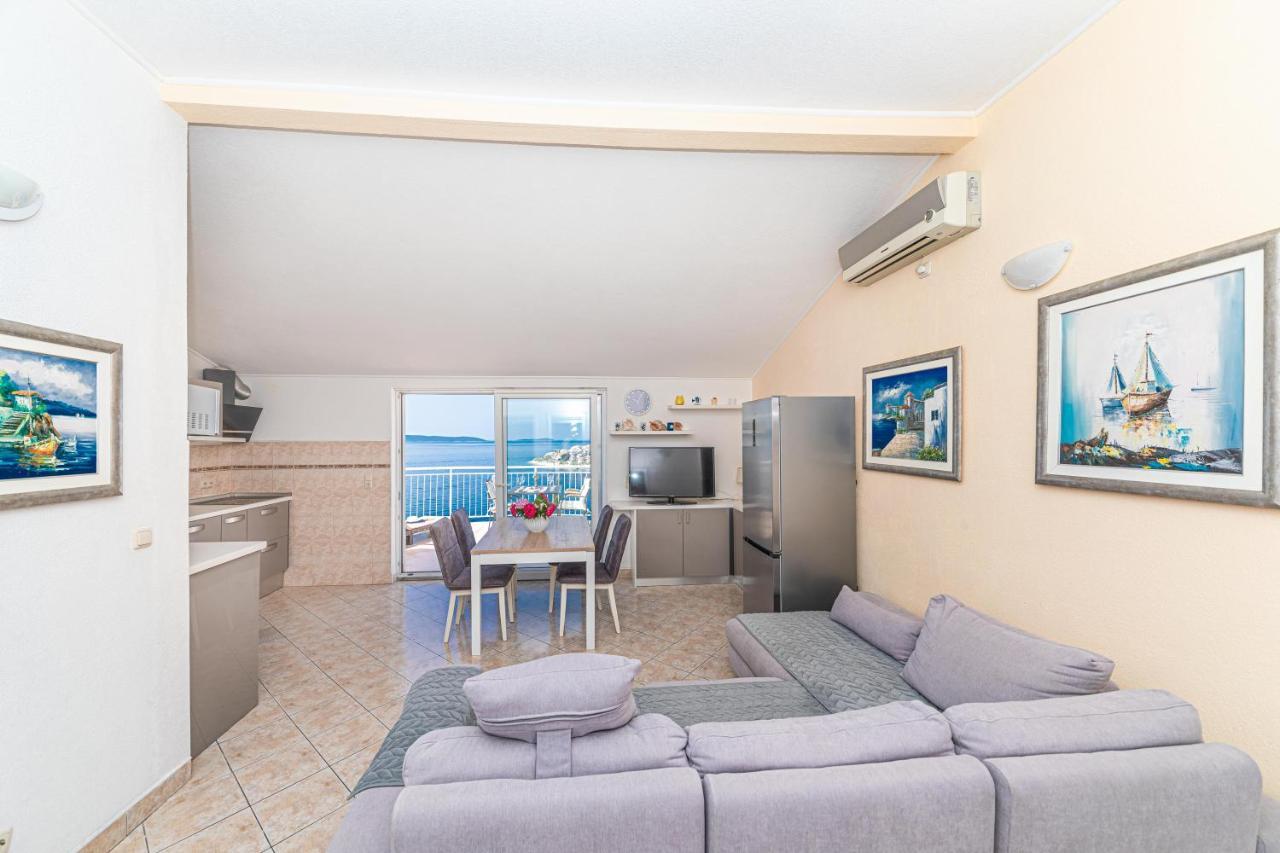 Apartments Villa Nea Leona 特罗吉尔 外观 照片