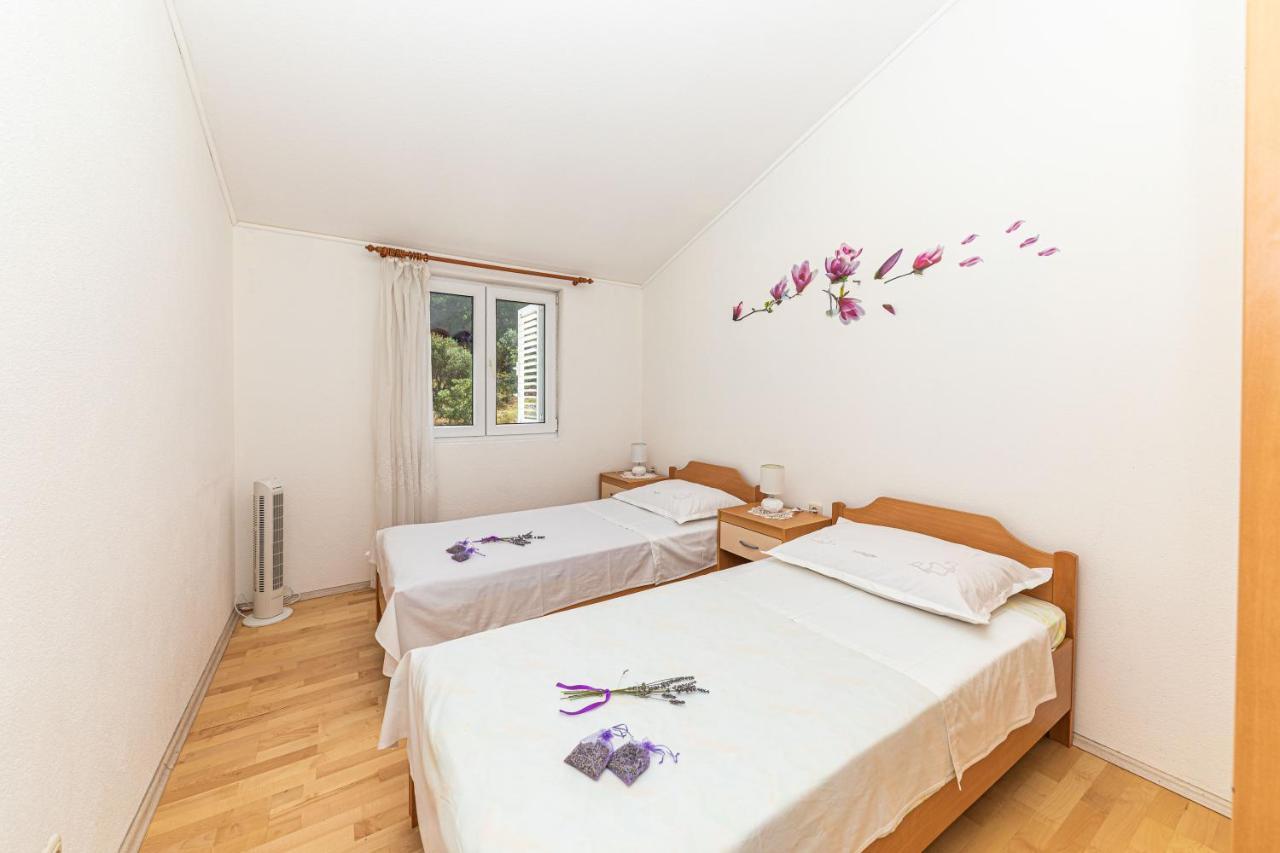 Apartments Villa Nea Leona 特罗吉尔 外观 照片