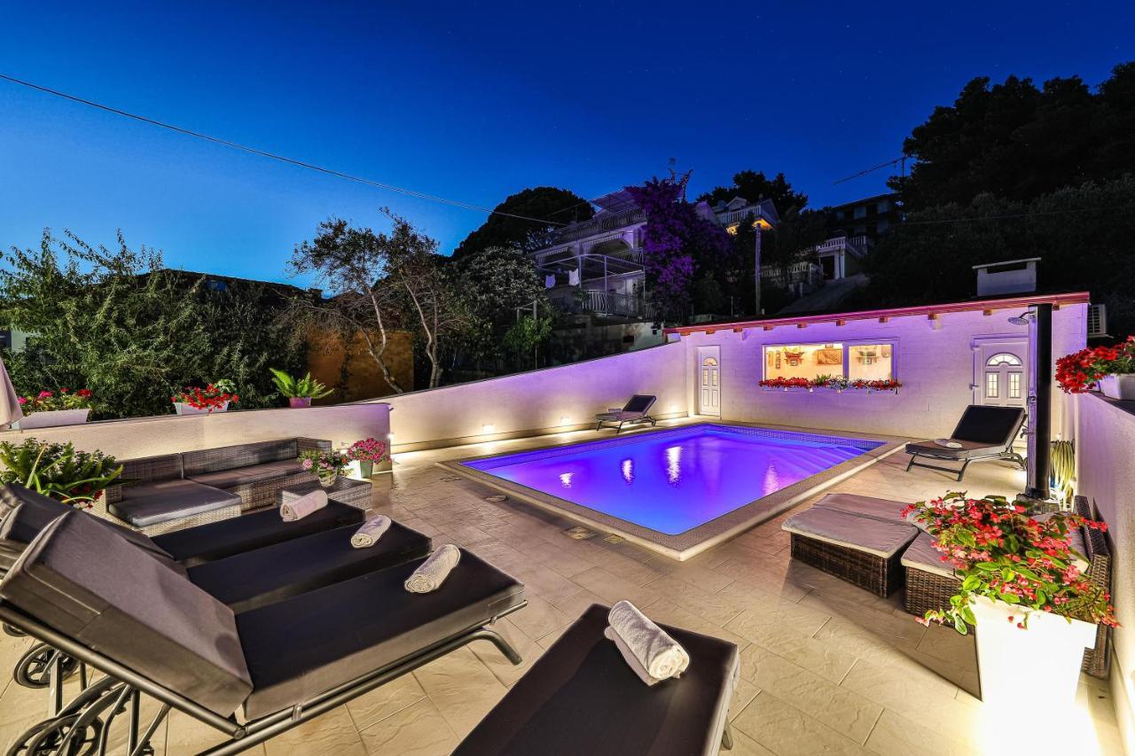 Apartments Villa Nea Leona 特罗吉尔 外观 照片