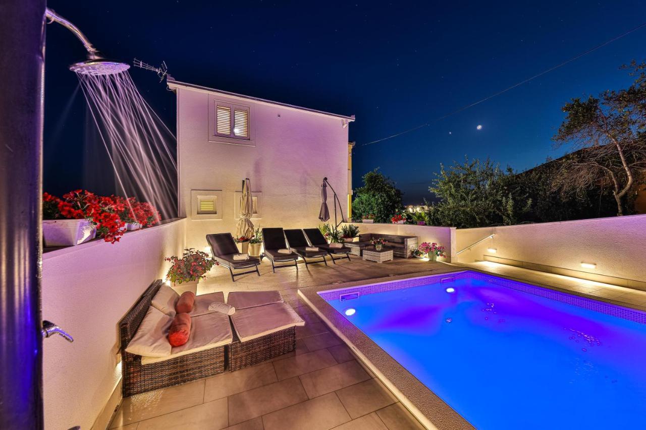Apartments Villa Nea Leona 特罗吉尔 外观 照片